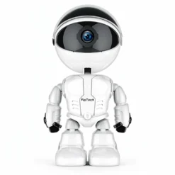 Бяла смарт камера FipTec с уникален дизайн на робот, разположена на изчистен фон. Идеална за охрана на детската стая и лесен контрол през телефона за вашето пълно спокойствие.