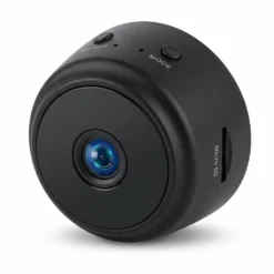 Компактна черна мини WiFi камера със слот за Micro SD карта, бутони за включване и режим, представена на чист бял фон, идеална за дискретно наблюдение, надеждна защита и вашето пълно спокойствие.
