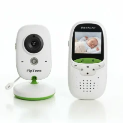 Комплект смарт бебефон FipTec с безжична камера и видео монитор в бяло и зелено на бял фон. Устройството осигурява надеждна връзка и пълно спокойствие за сигурността на вашето бебе.