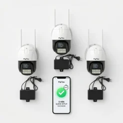 Комплект от три WiFi камери FipTec LO22 Pro със захранващи адаптери и смартфон, показващ лесна петминутна настройка. Осигурете си надеждна защита на дома и пълно спокойствие чрез бърз контрол.