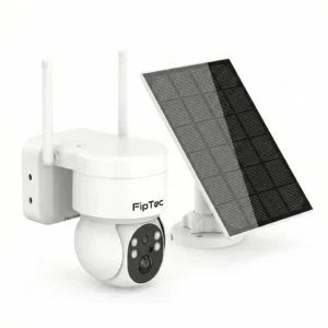 Бяла безжична соларна камера FipTec със самостоятелен соларен панел на бял фон, предоставяща енергийна независимост и надеждна защита за вашия дом, осигурявайки ви пълно спокойствие.