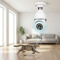 Бяла смарт WiFi камера FipTec под формата на крушка, монтирана на тавана, демонстрираща функция за автоматично проследяване на движение на котка в реално време. Осигурете си надеждна охрана и интелигентна сигурност за вашето пълно спокойствие чрез усъвършенствано засичане и мониторинг на вашите домашни любимци.