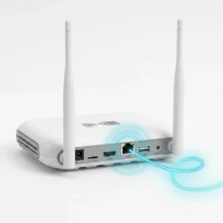 Изглед отзад на 8-канален NVR FipTec, показващ портовете за захранване, TF карта, HDMI, LAN и USB за бърза инсталация. Осигурете си надеждна защита и пълно спокойствие с лесен контрол.