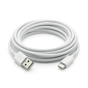 Бял USB-C захранващ кабел FipTec за охранителни камери, навит върху чист бял фон. Осигурява стабилна и надеждна връзка за вашата система за сигурност, гарантирайки ви ежедневно спокойствие и защита.