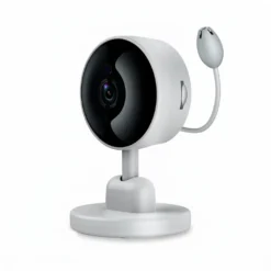 Модерен бял смарт бебефон FipTec с гъвкав сензор и изчистен дизайн, заснет на чист бял фон. Осигурява интелигентно видеонаблюдение за вашето дете и пълно спокойствие за дома с лесен контрол.