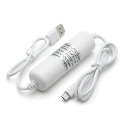 Бяла мини UPS батерия FipTec за камери за видеонаблюдение, осигуряваща непрекъсваемо захранване при прекъсване на тока. Компактно решение за постоянна защита на дома и вашето пълно спокойствие.